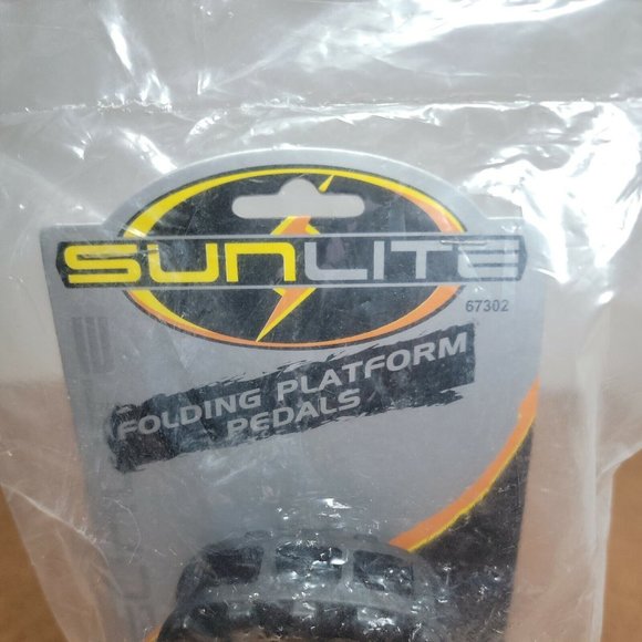 New in Package SUNLITE Folding Bicycle Pedals with 9/16" Axel and Reflectors - Picture 2 of 8